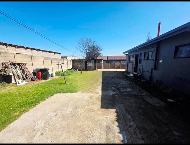 5 BEDROOM HOUSE FOR SALE IN KLOPPERPARK
